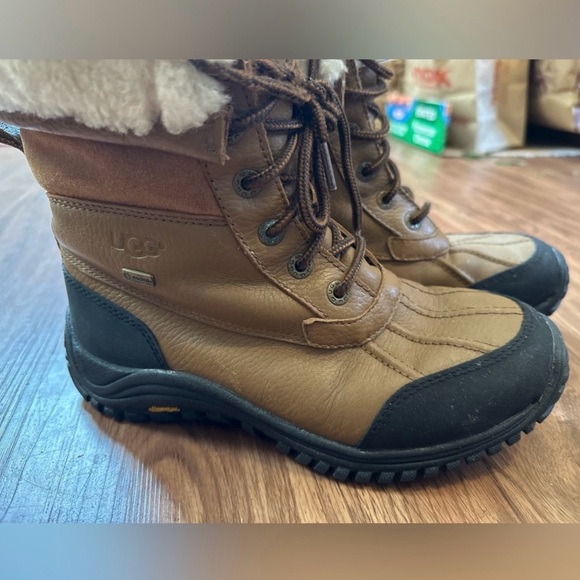 UGG Tan and Black Lace-Up Boots - Picture 4 of 6